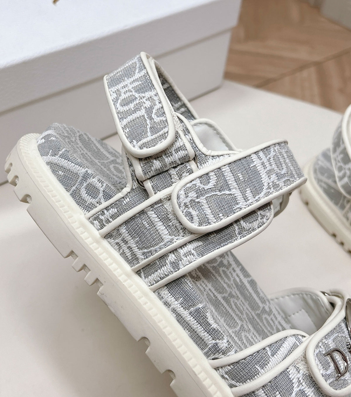 Oblique Jacquard Sandal