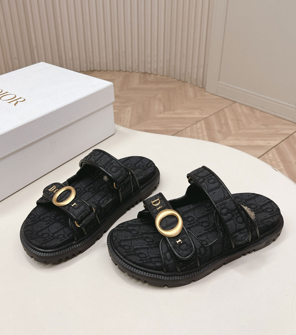 Oblique Jacquard Slide