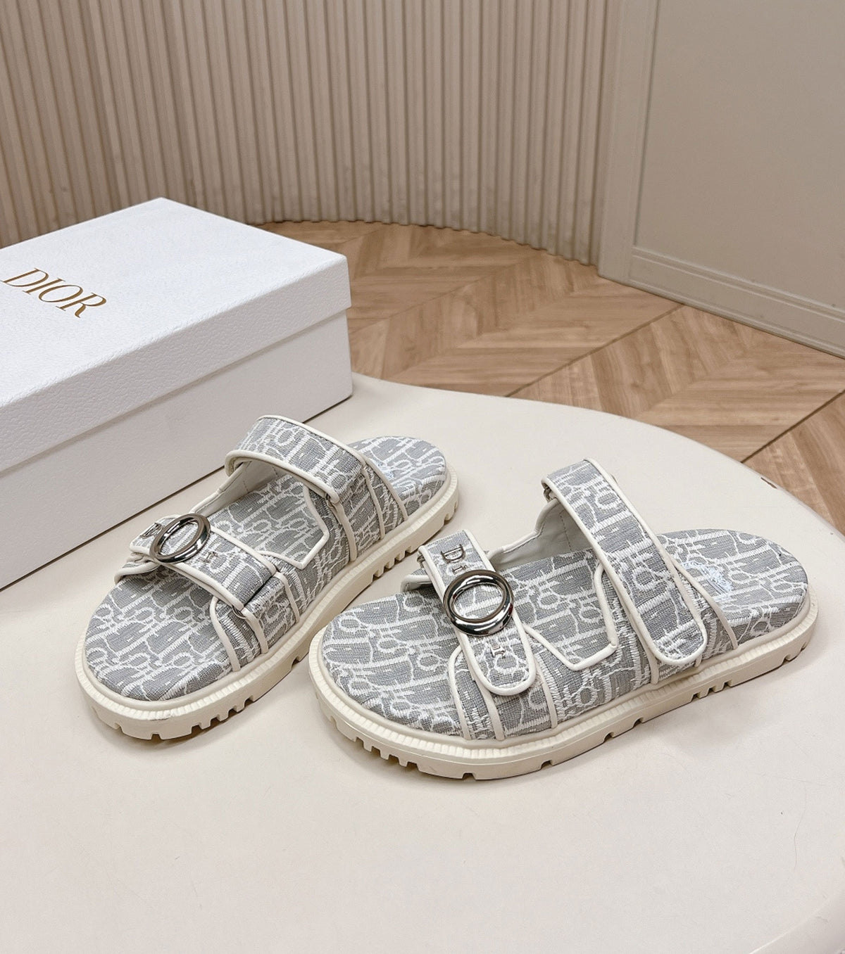Oblique Jacquard Slide