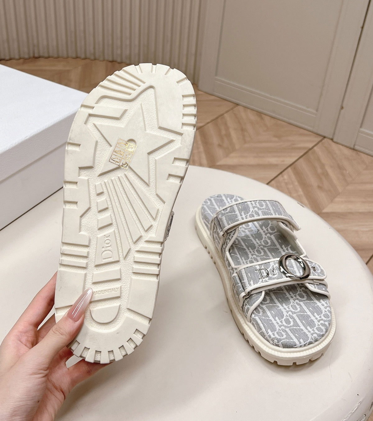 Oblique Jacquard Slide