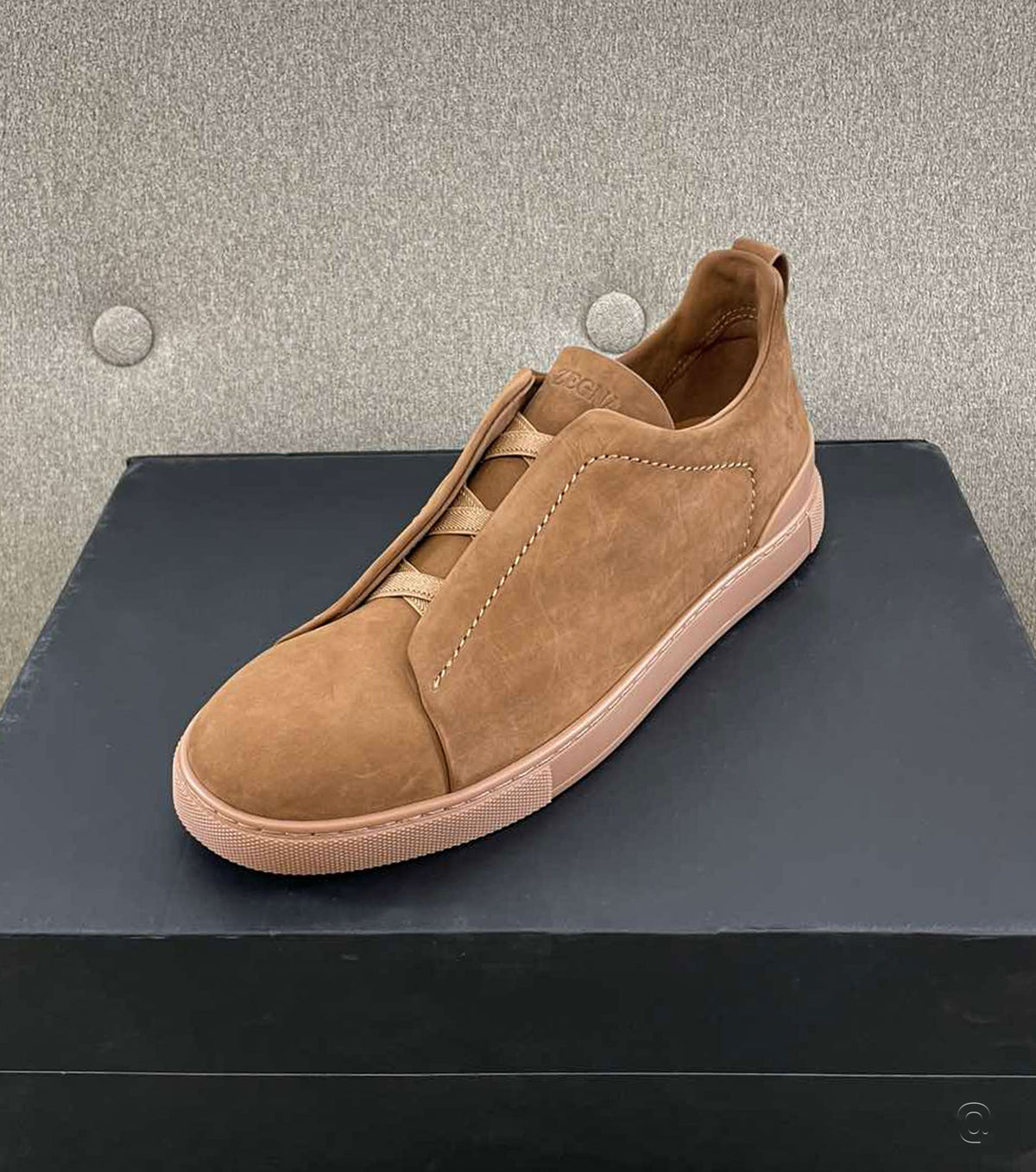 SECONDSKIN Sneakers