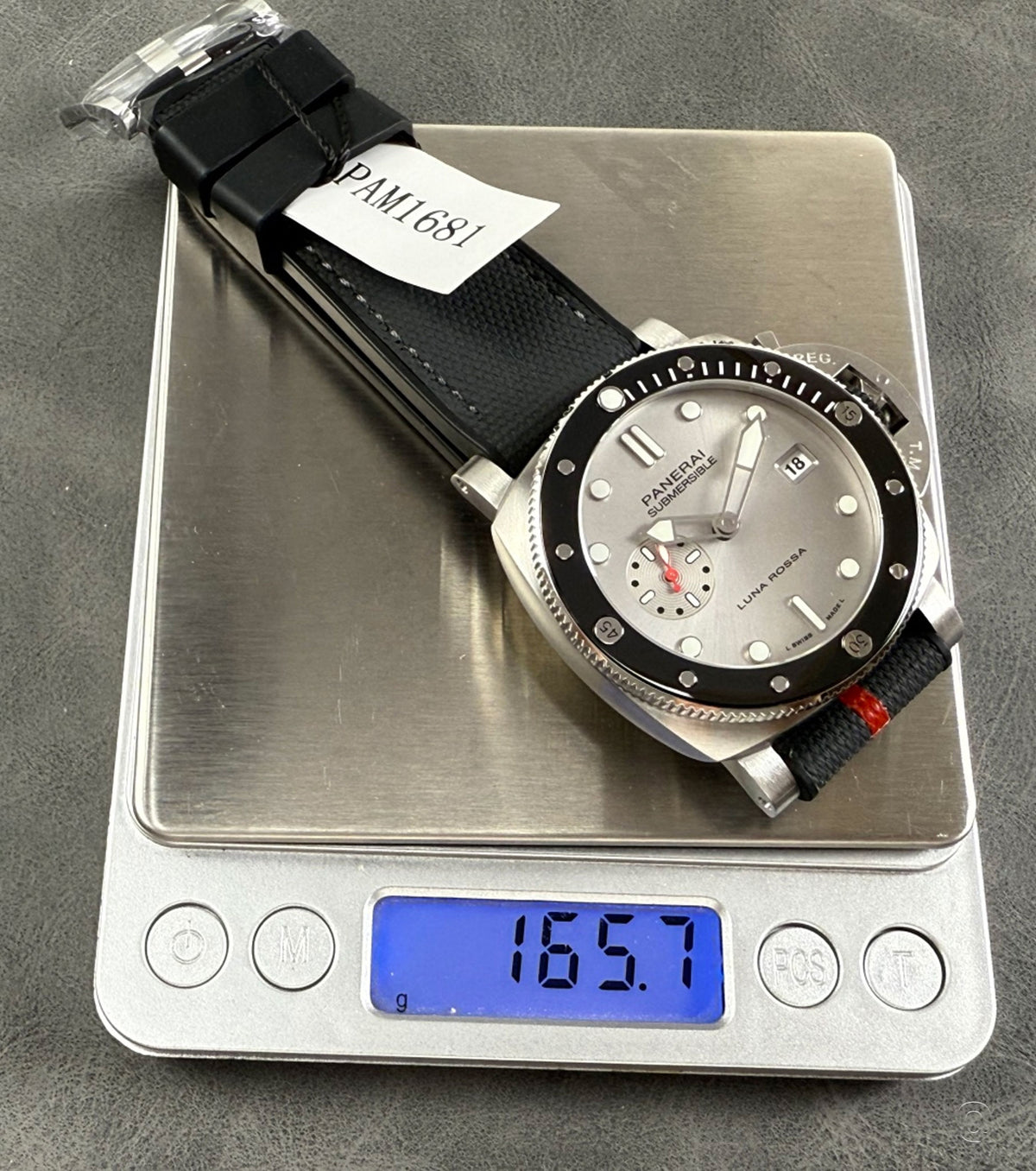 Submersible Luna Rossa