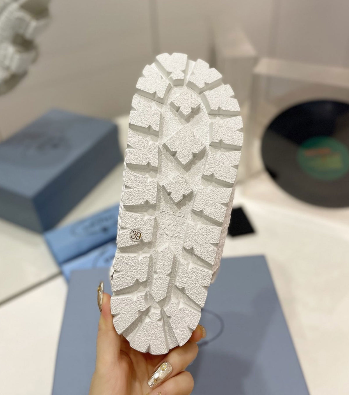 Logo-Plaque sandals
