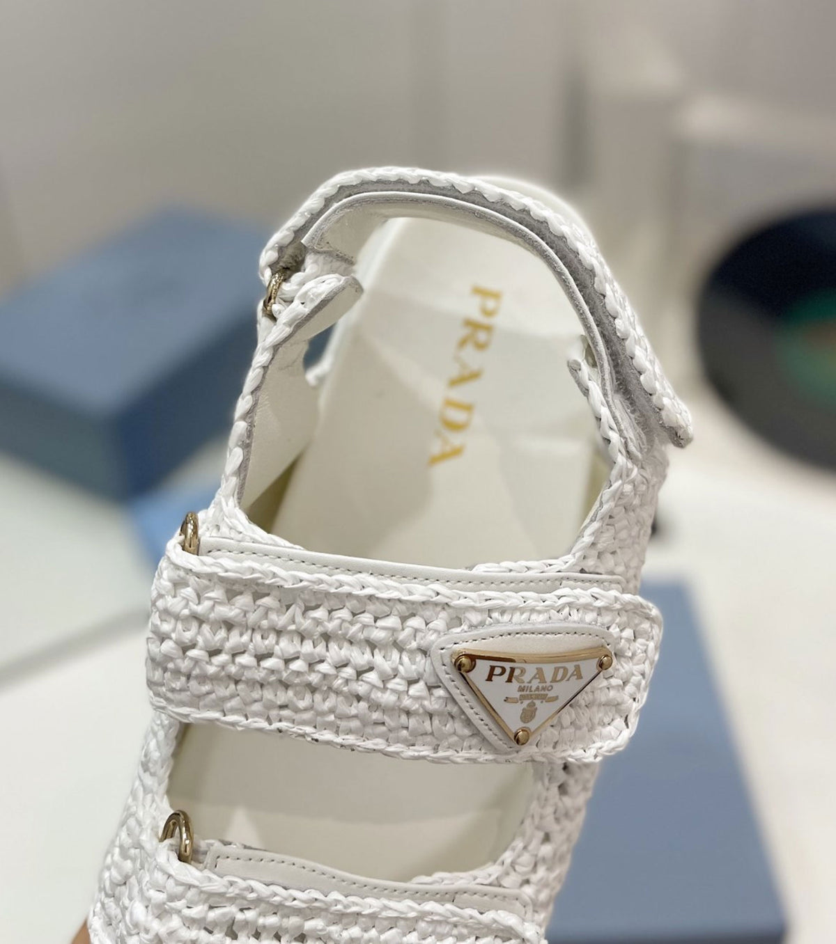 Logo-Plaque sandals