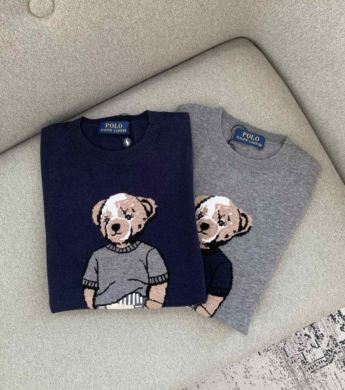 Short-sleeve sweater