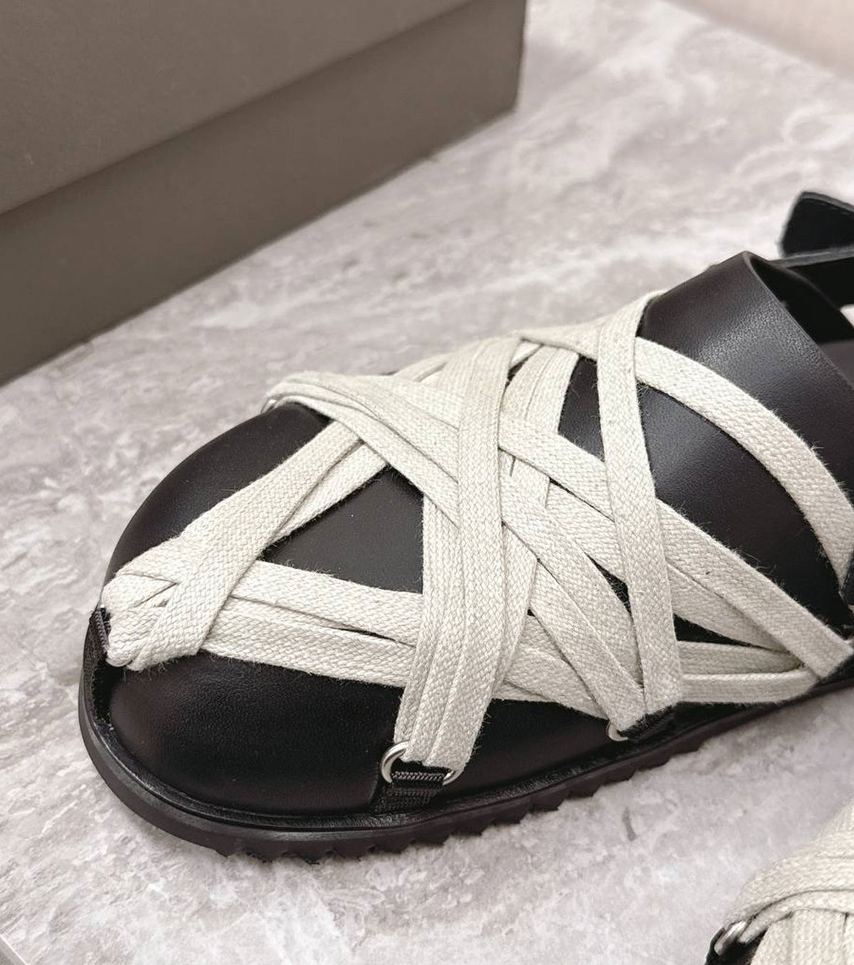 HOLLYWOOD MEGALACED MULE