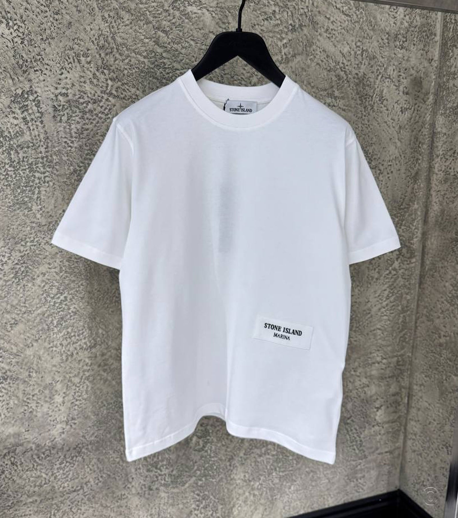 Тениска с къс ръкав и лого