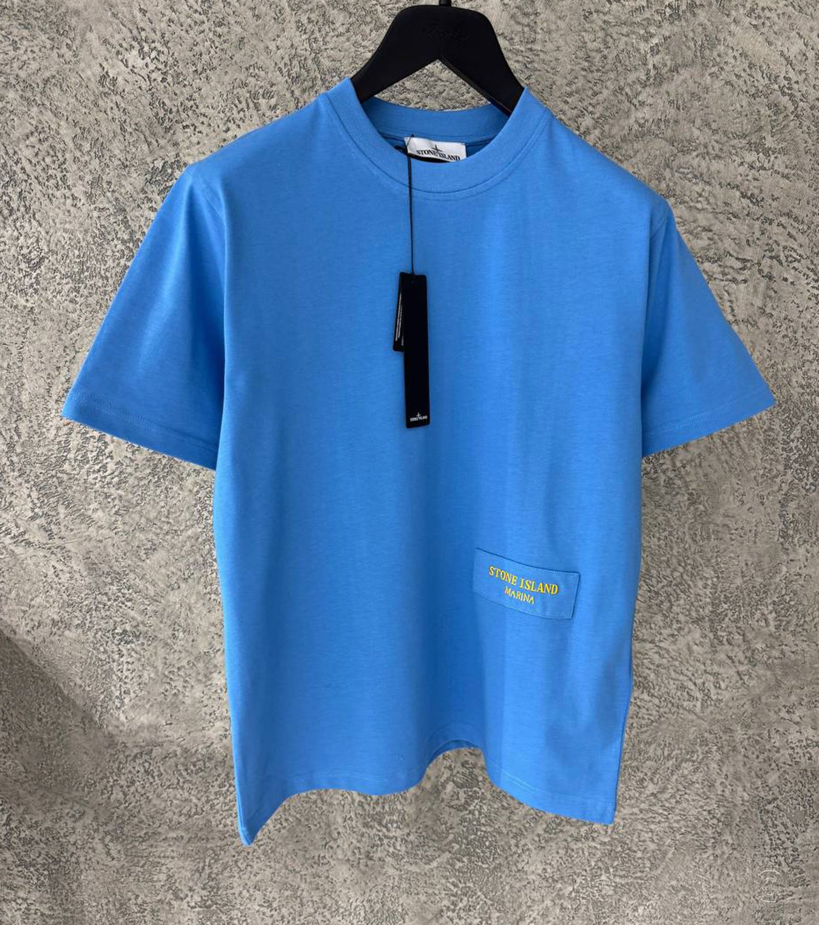 Тениска с къс ръкав и лого