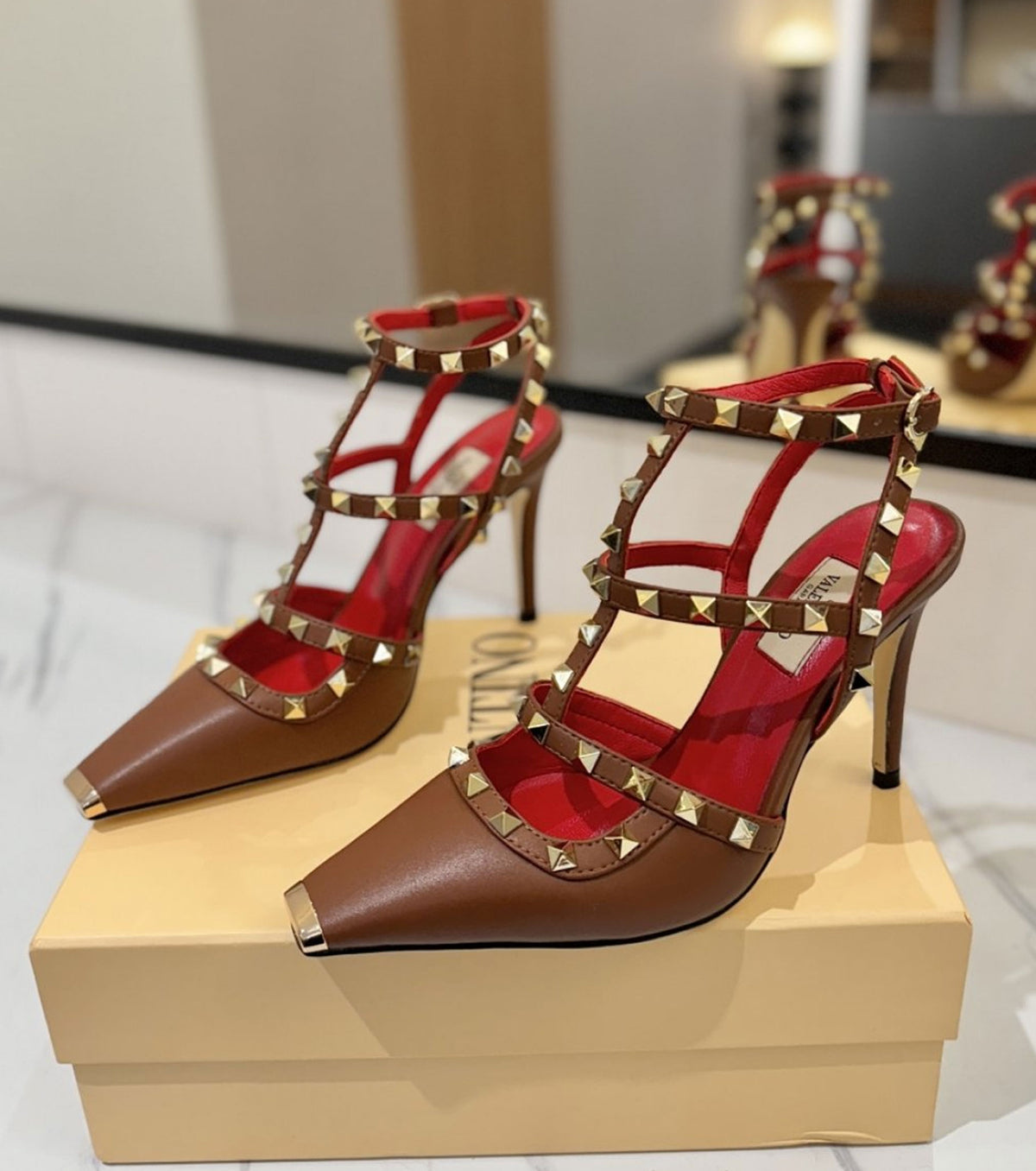 Rockstud Leather Pumps