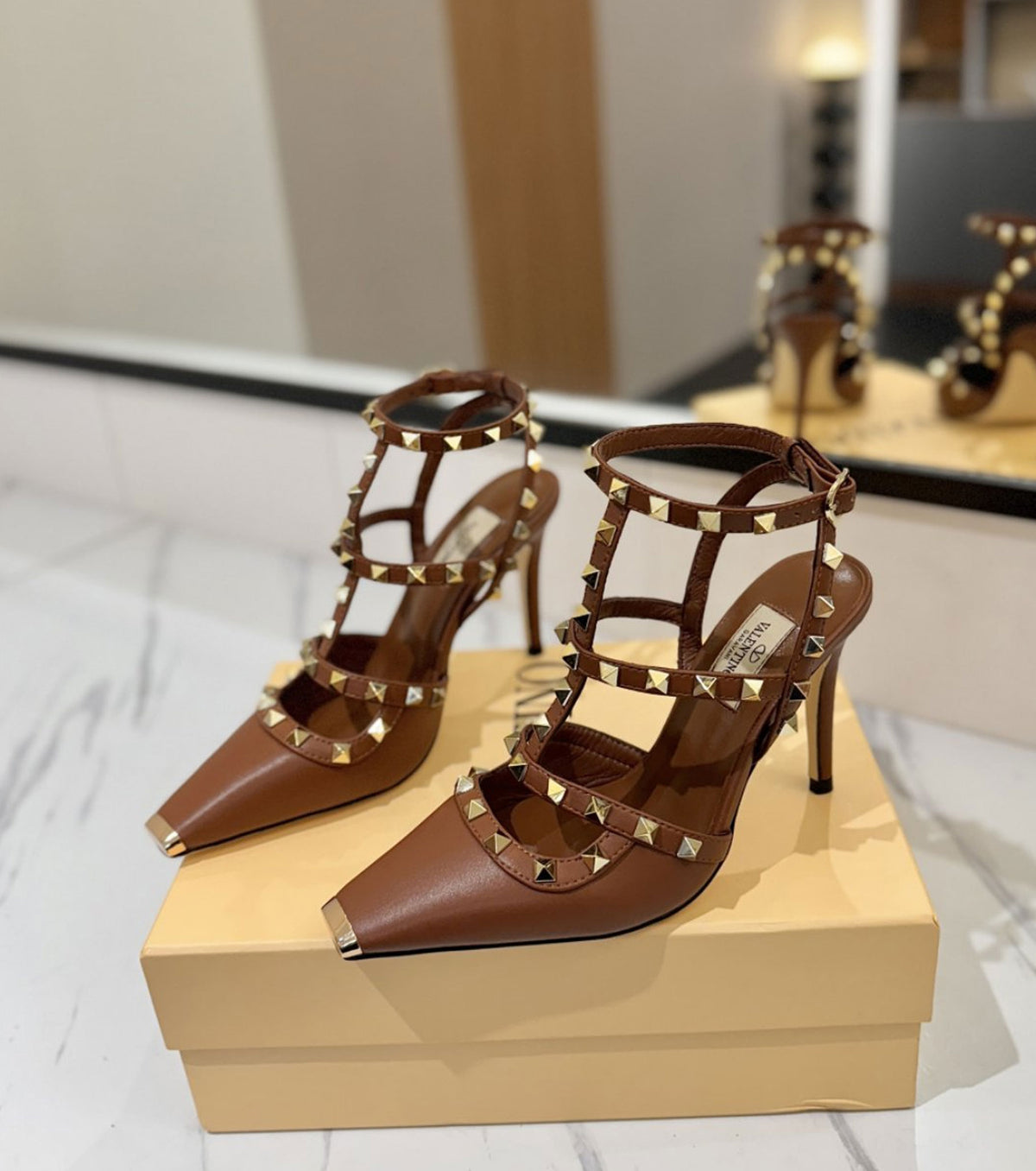 Rockstud Leather Pumps