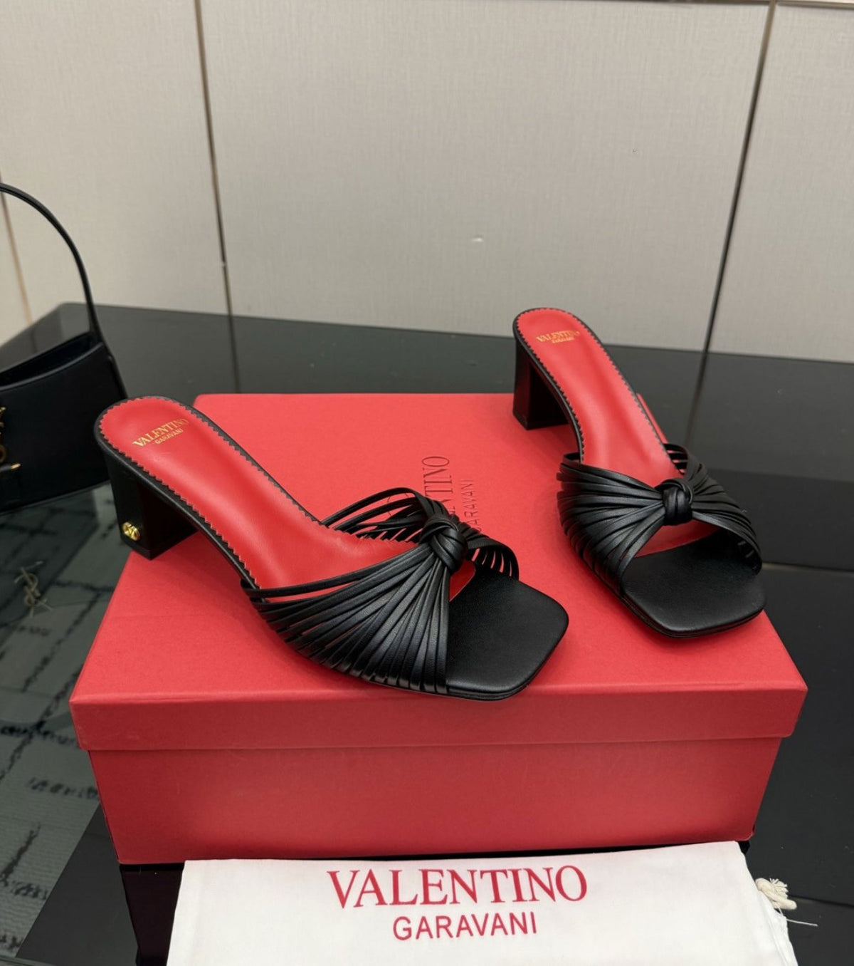 Annet Sandals