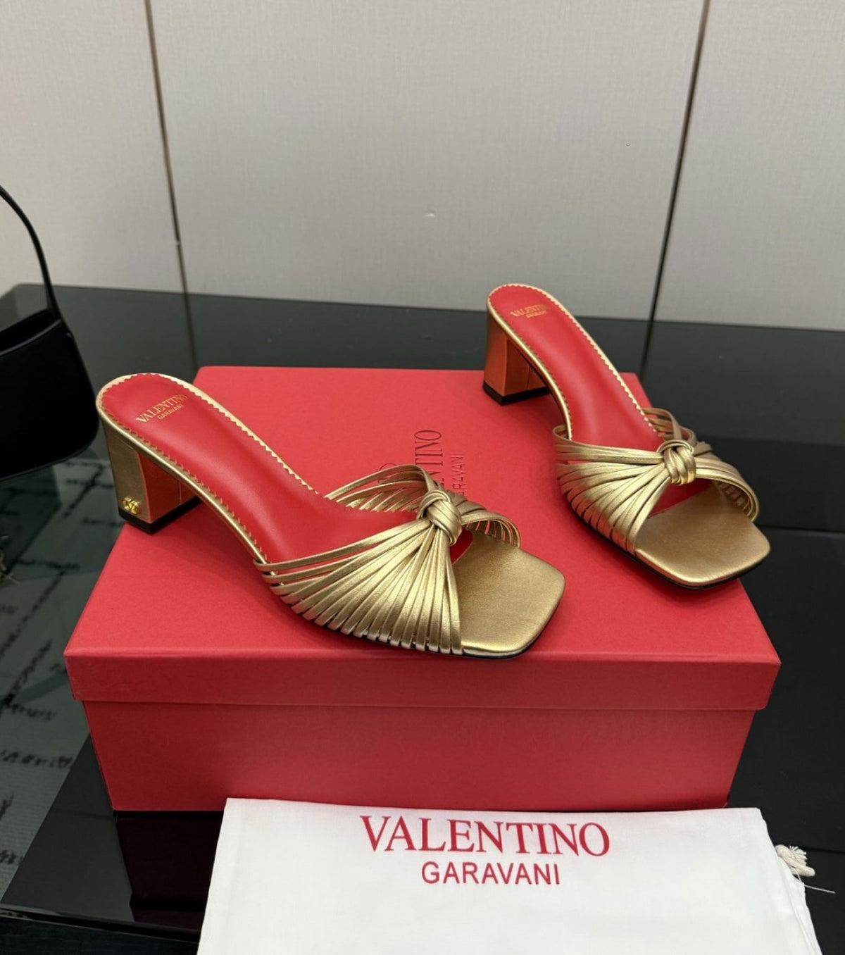 Annet Sandals
