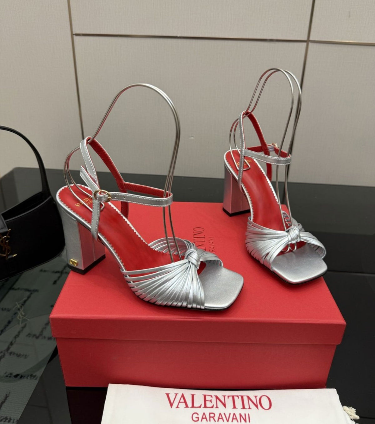 Annet Sandals