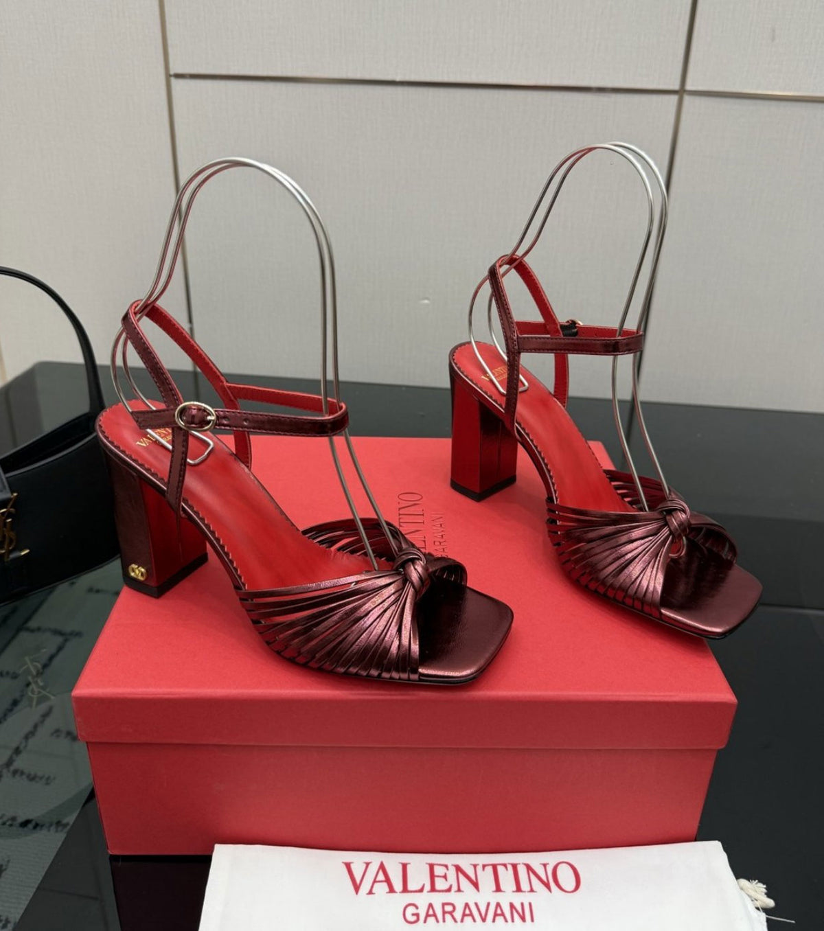 Annet Sandals