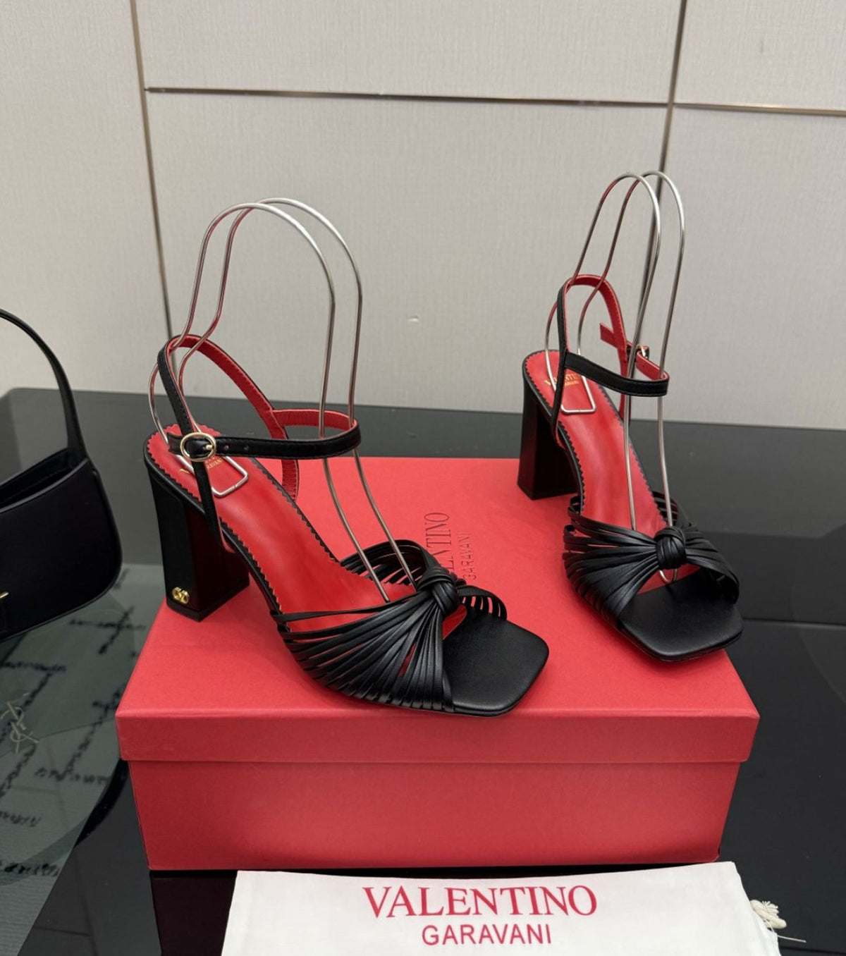 Annet Sandals