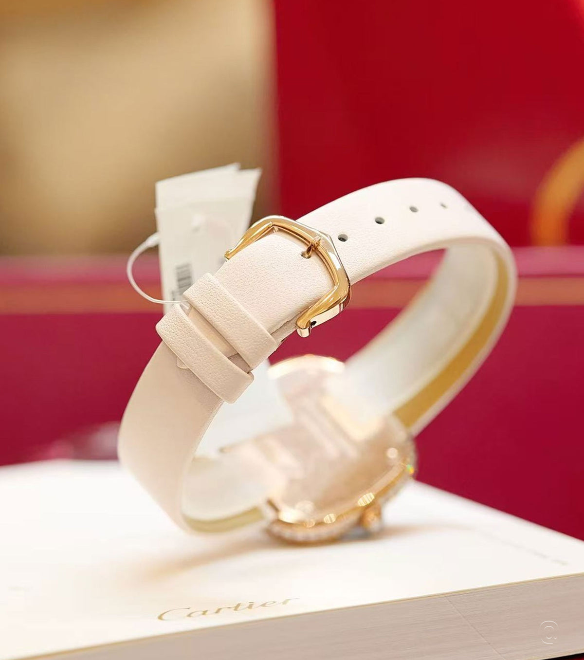 Часовник Coussin de Cartier