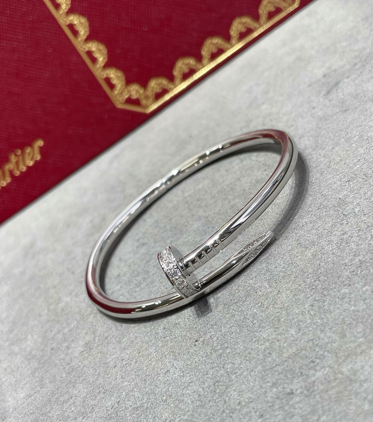 Гривна Juste un Clou