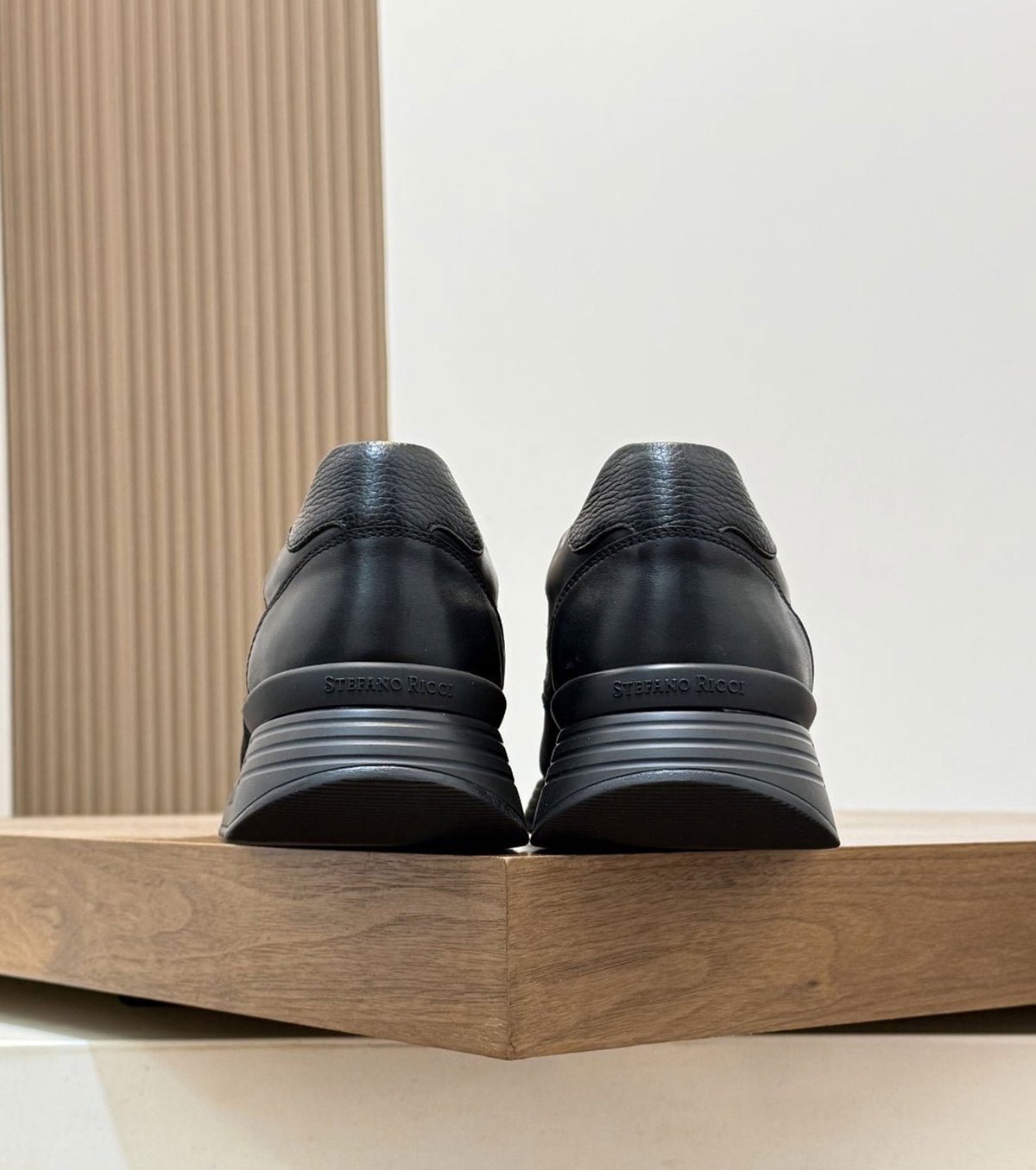 Кожени маратонки