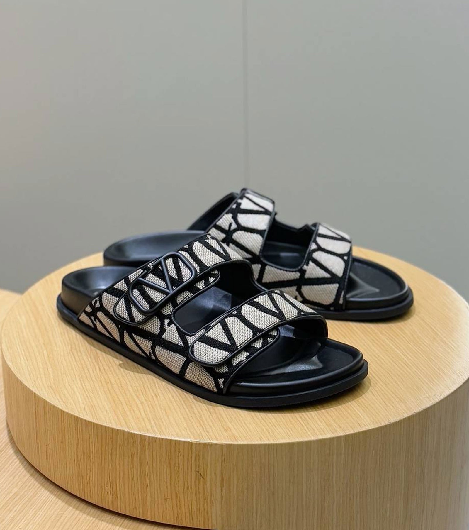 VLogo Toile Iconographe double-strap sandals