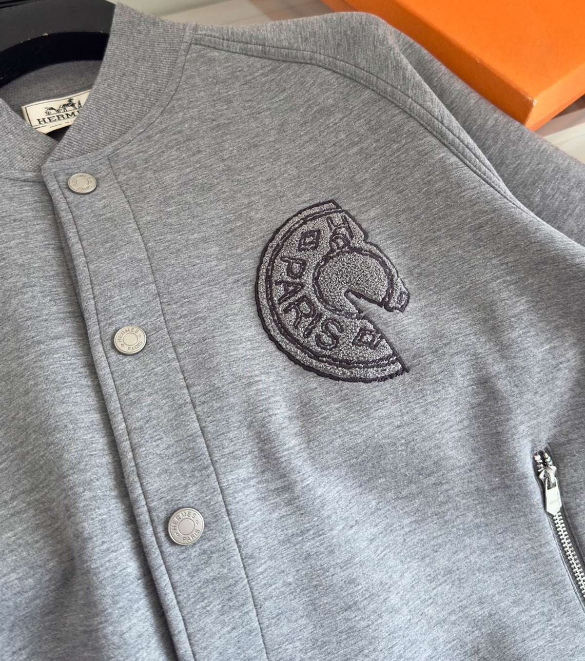 Мъжки бомбър