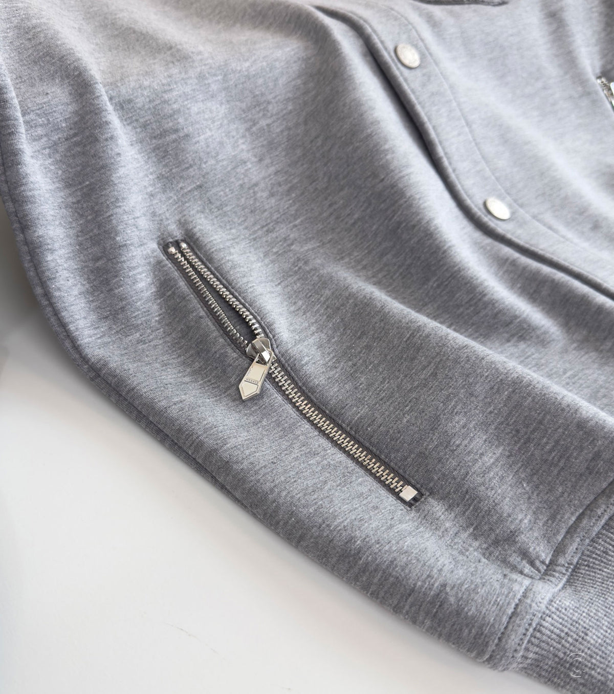 Мъжки бомбър