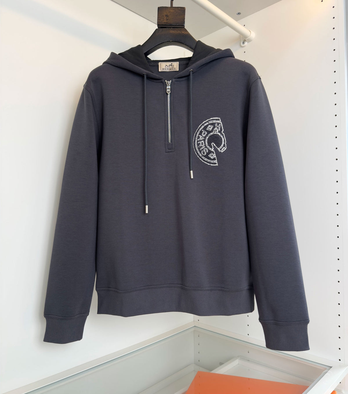 Мъжки суичър с качулка