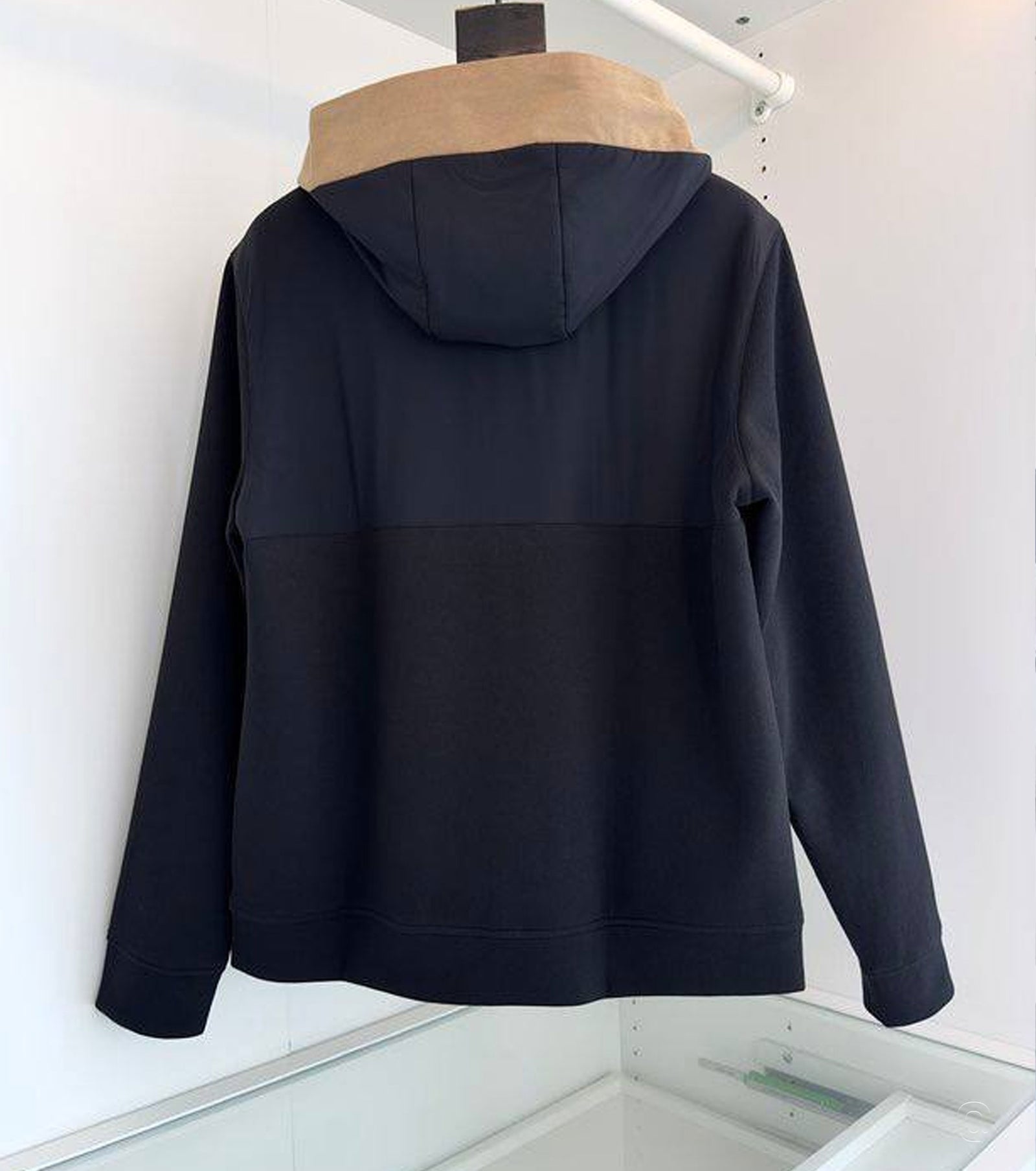 Мъжки суичър с качулка