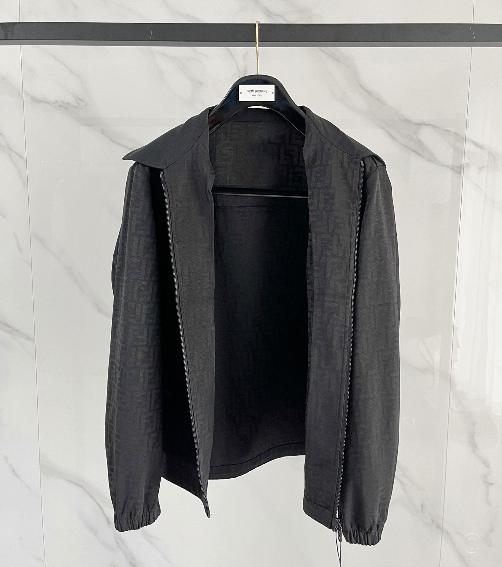 Преходно жакардово яке