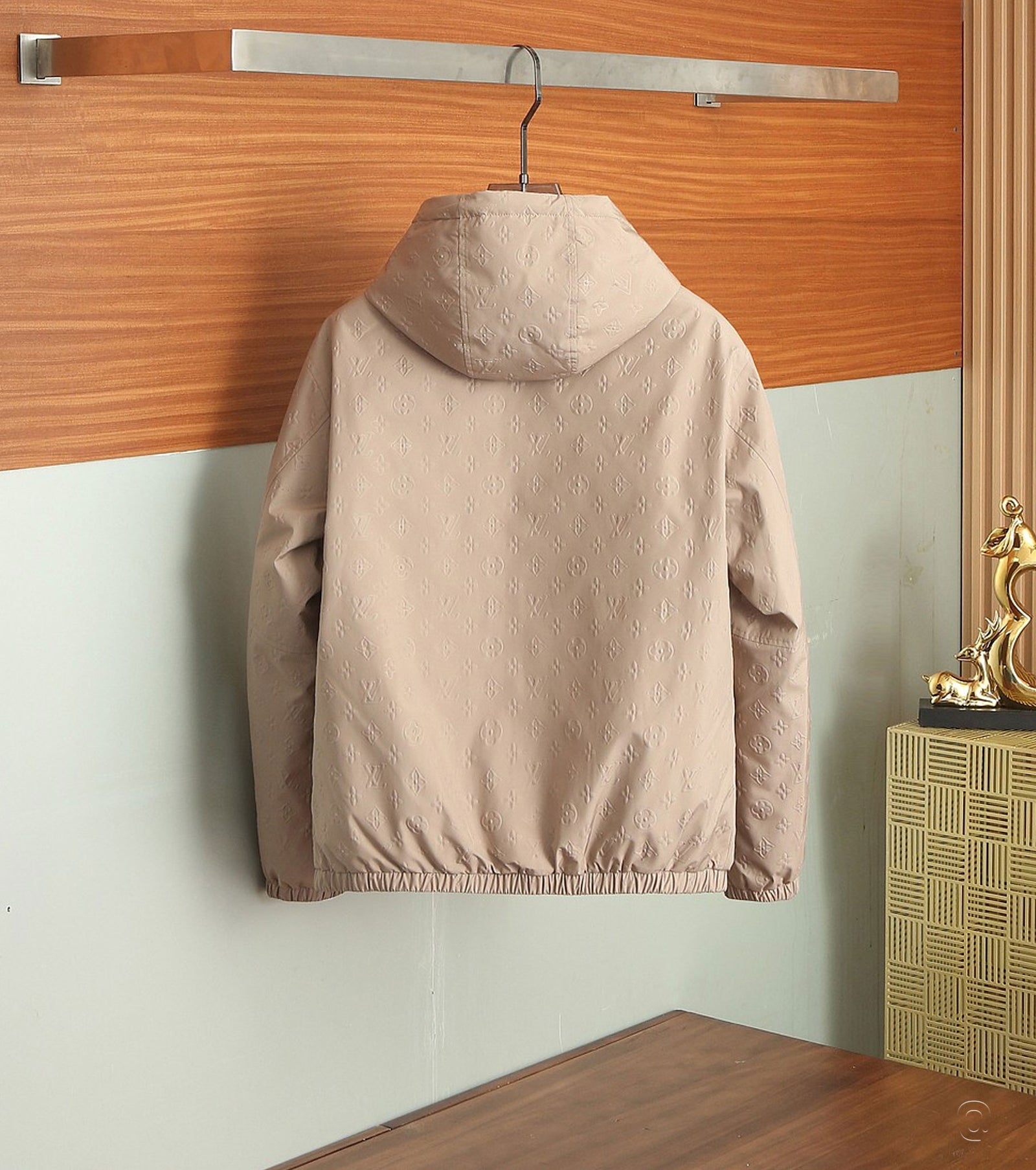 Мъжко монограм пухено яке