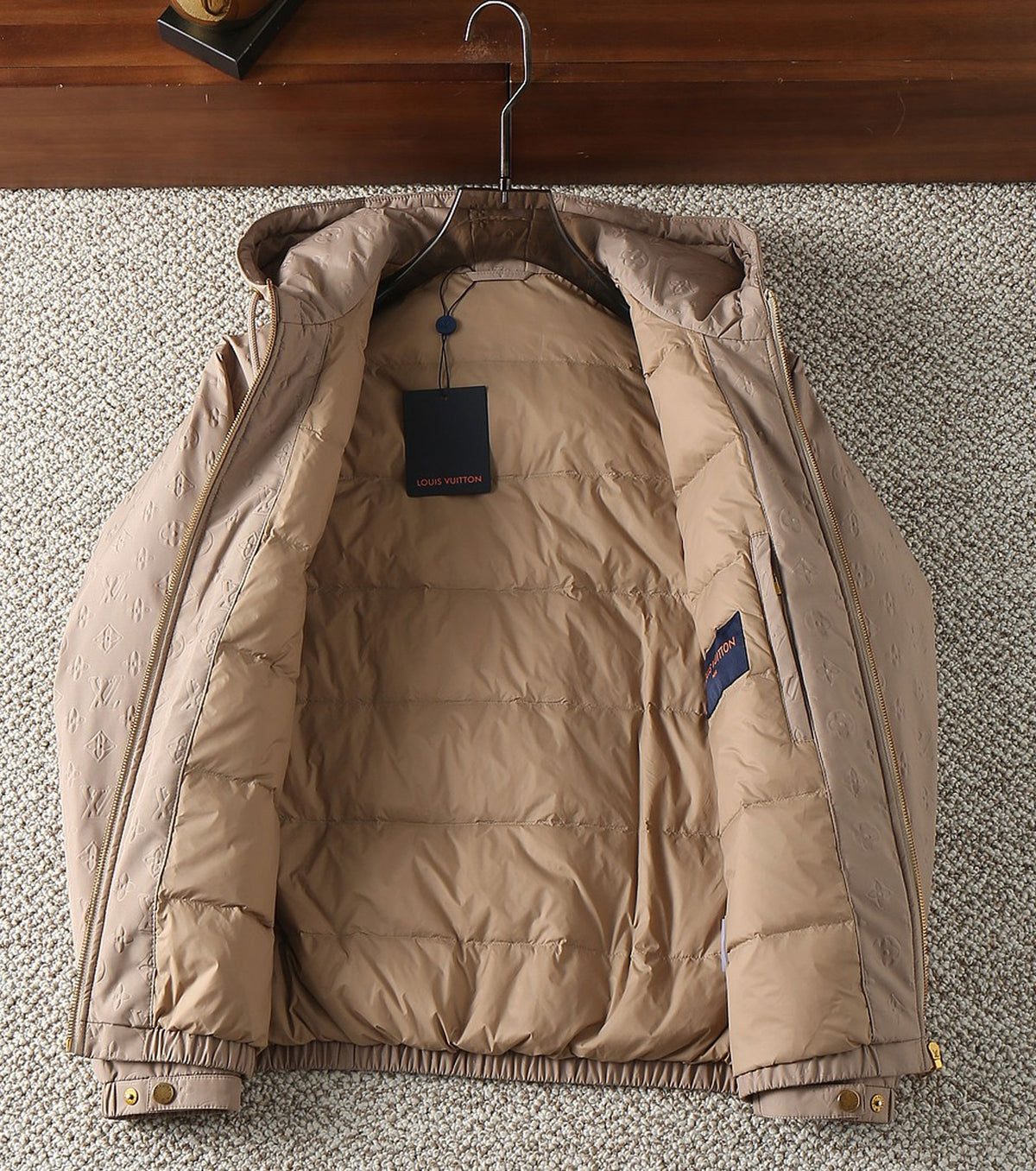 Мъжко монограм пухено яке