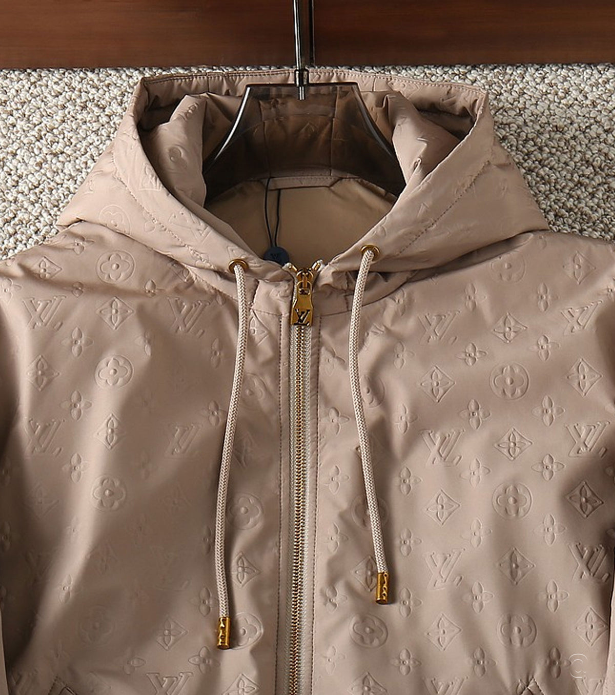 Мъжко монограм пухено яке