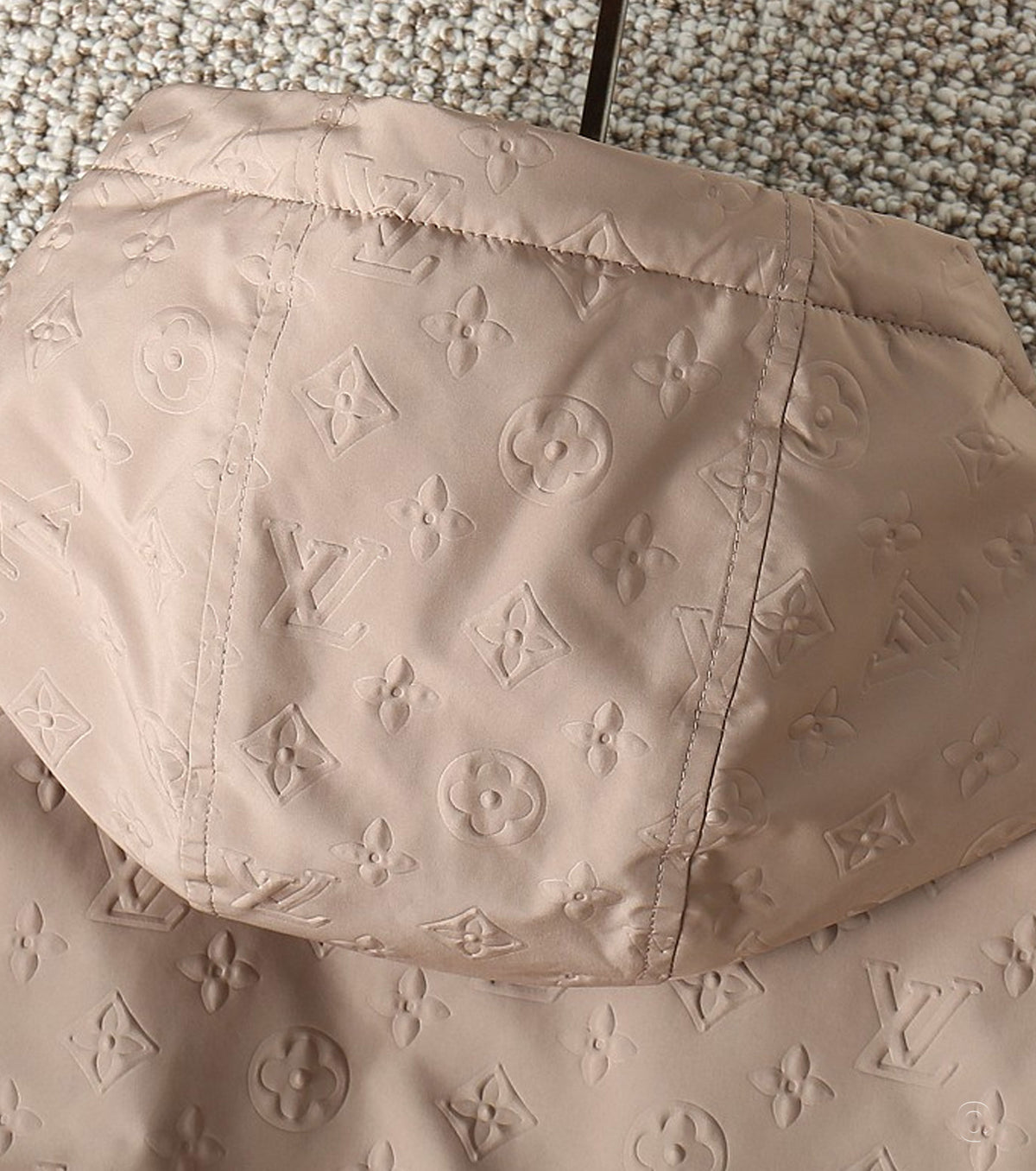 Мъжко монограм пухено яке