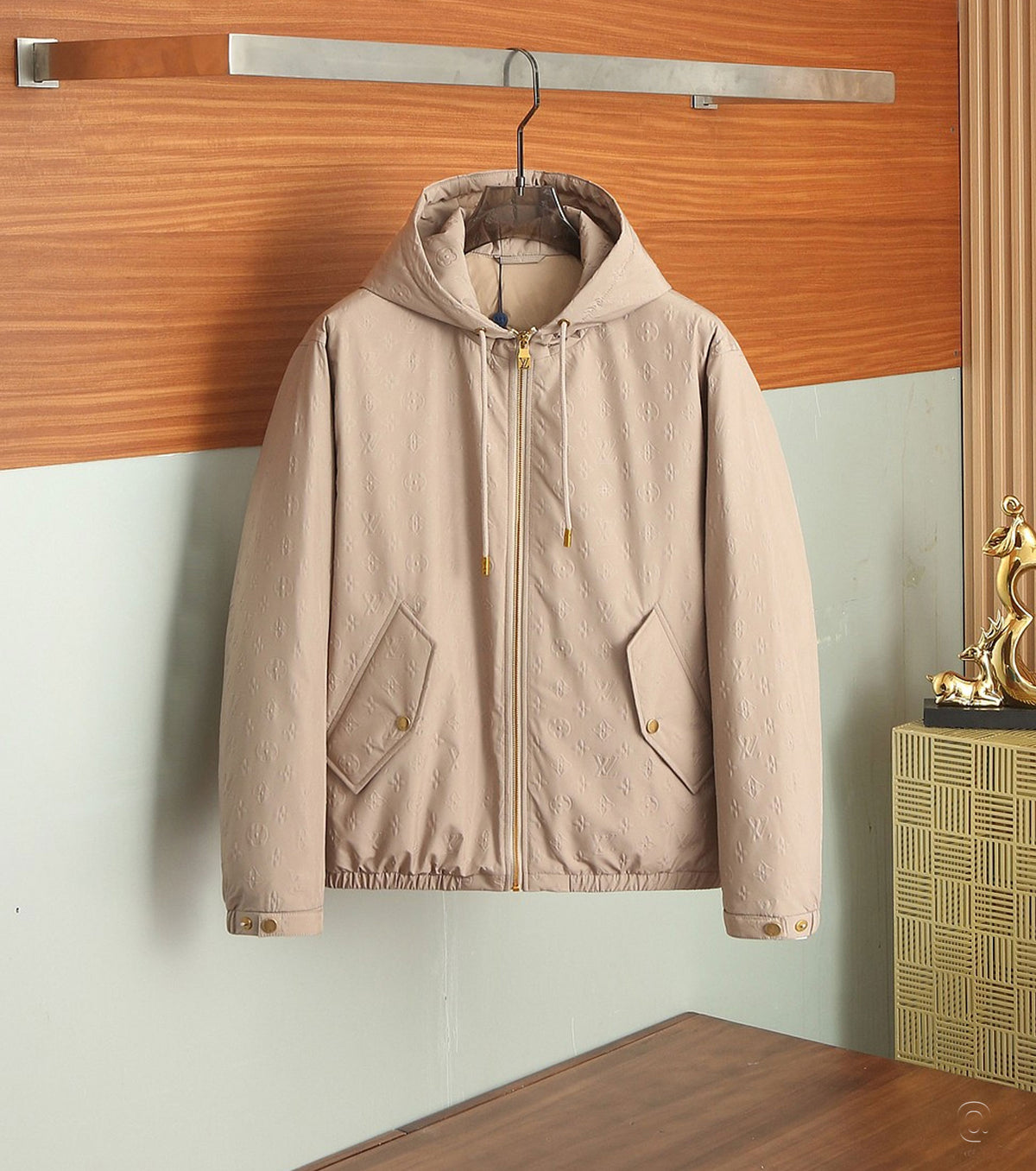 Мъжко монограм пухено яке