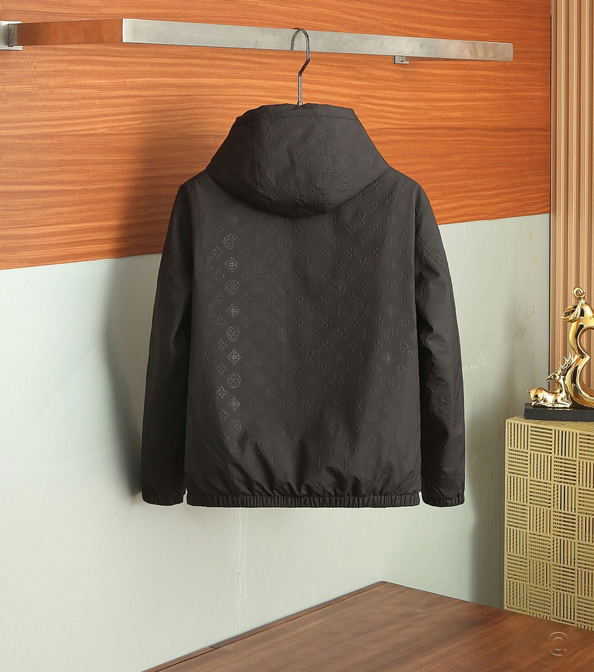 Мъжко монограм пухено яке