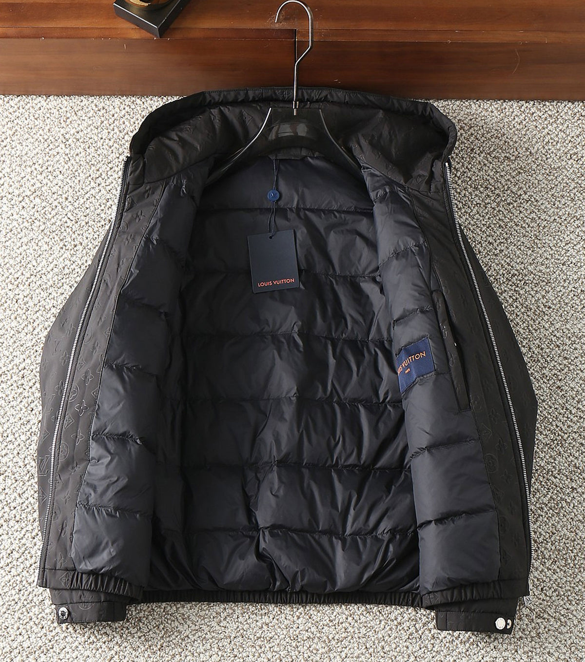 Мъжко монограм пухено яке