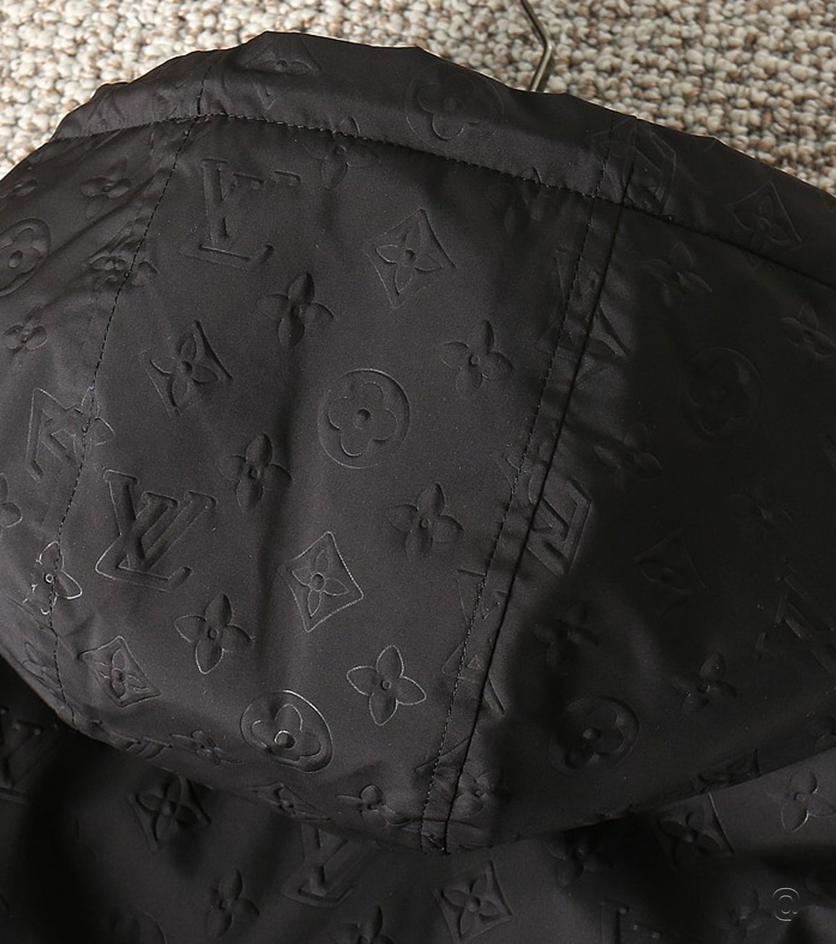 Мъжко монограм пухено яке