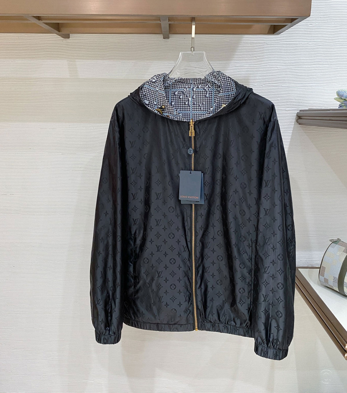 Двулицева ветровка