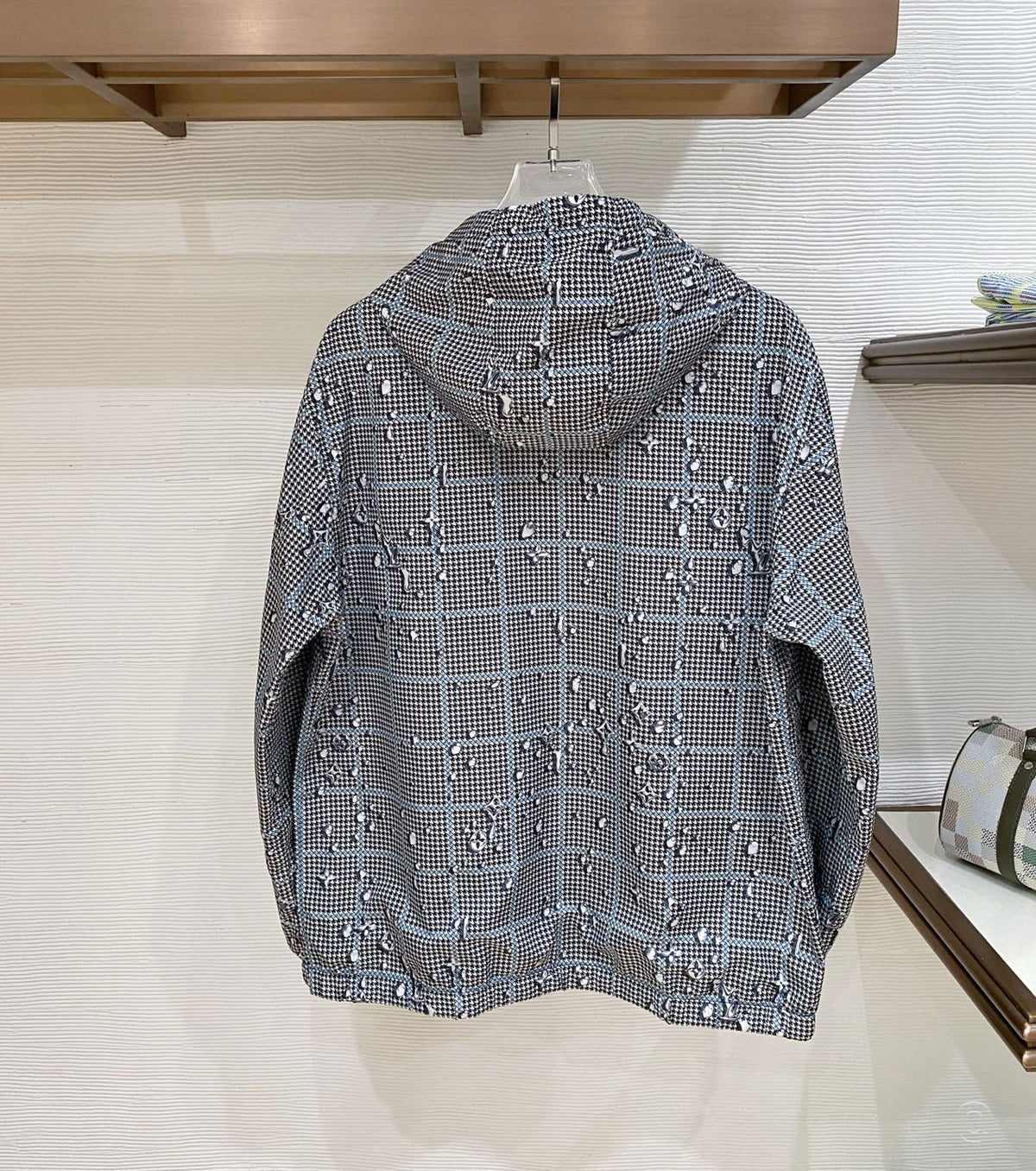 Двулицева ветровка