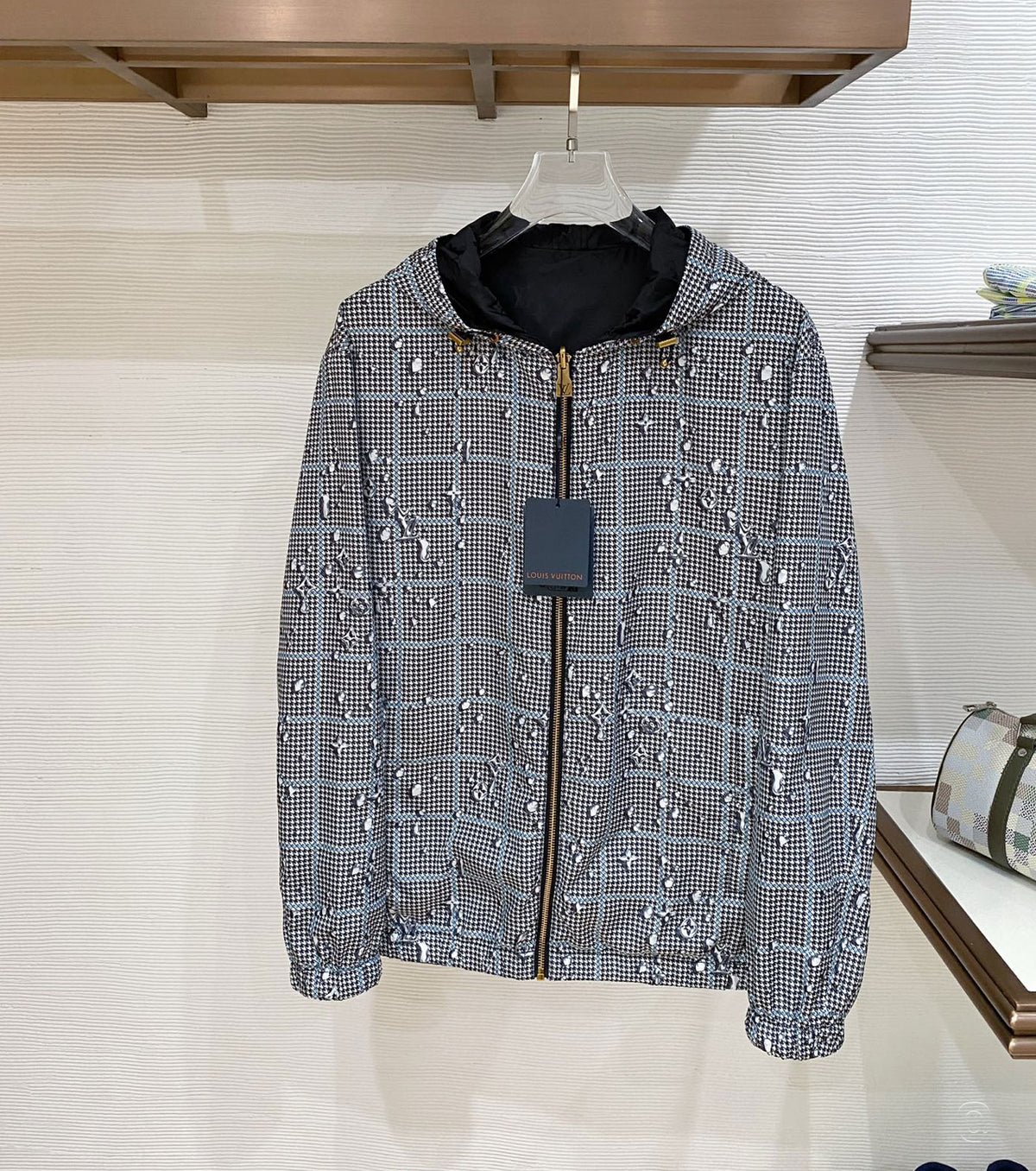 Двулицева ветровка