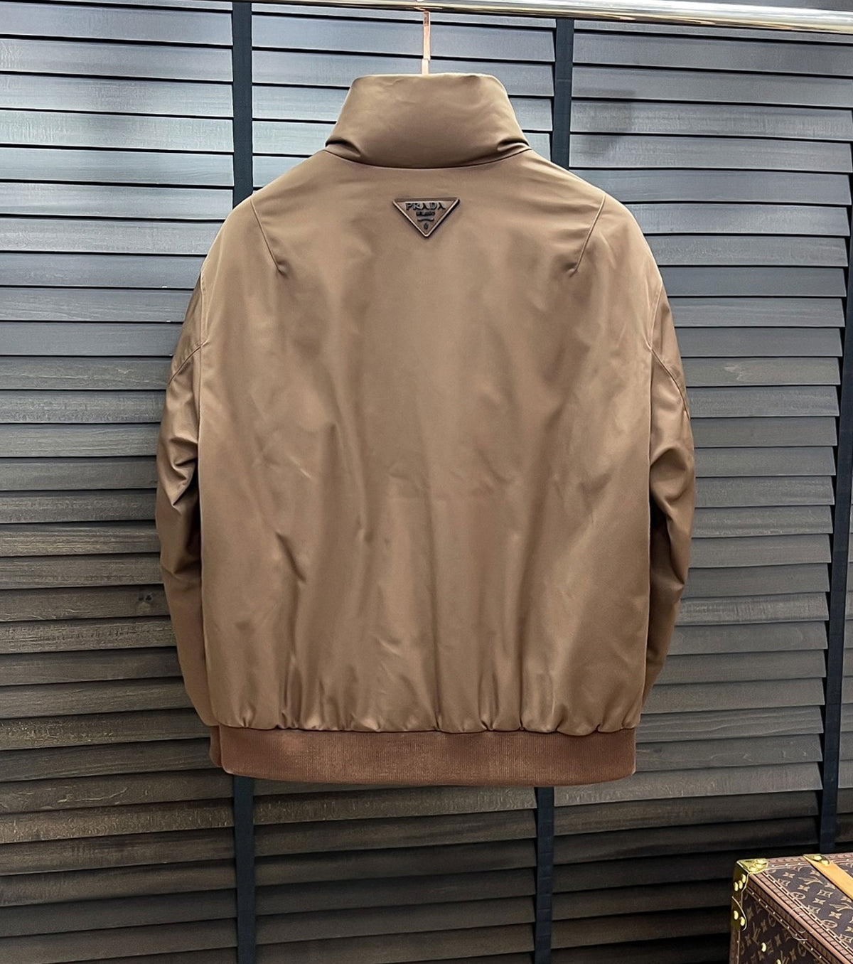 Пухено яке тип „авиатор“