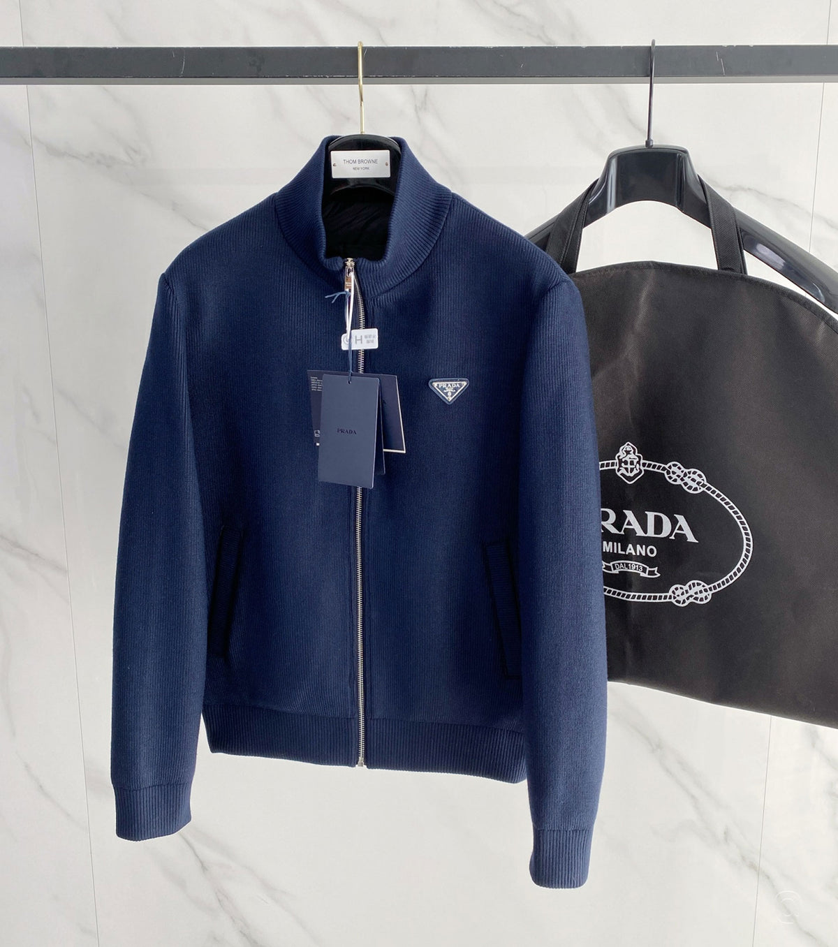 Вълнена жилетка с гъши пух