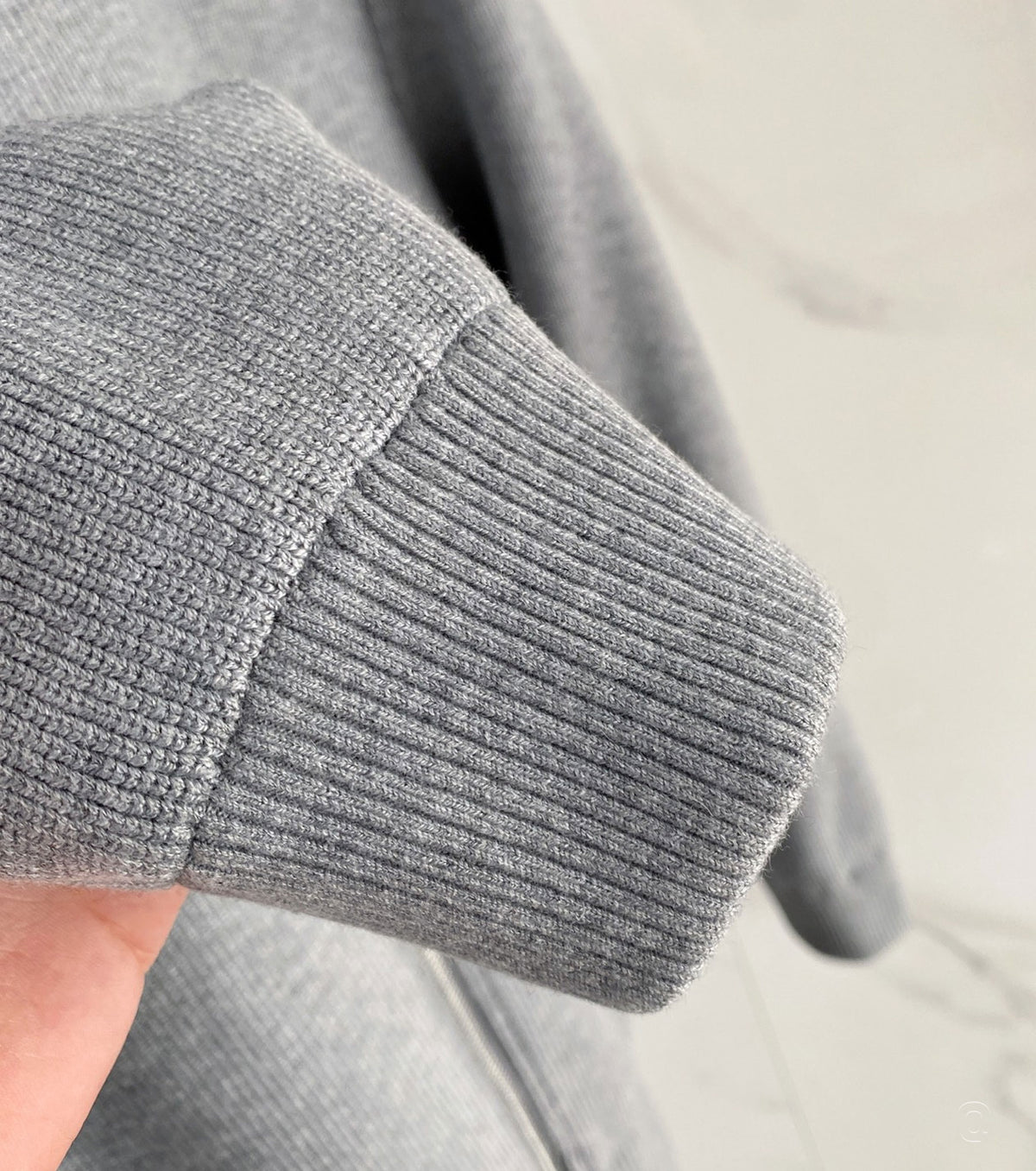 Вълнена жилетка с гъши пух