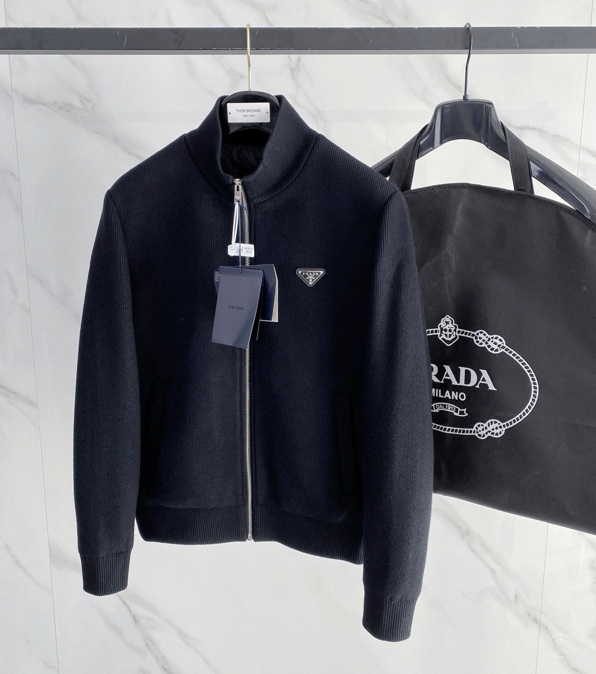 Вълнена жилетка с гъши пух