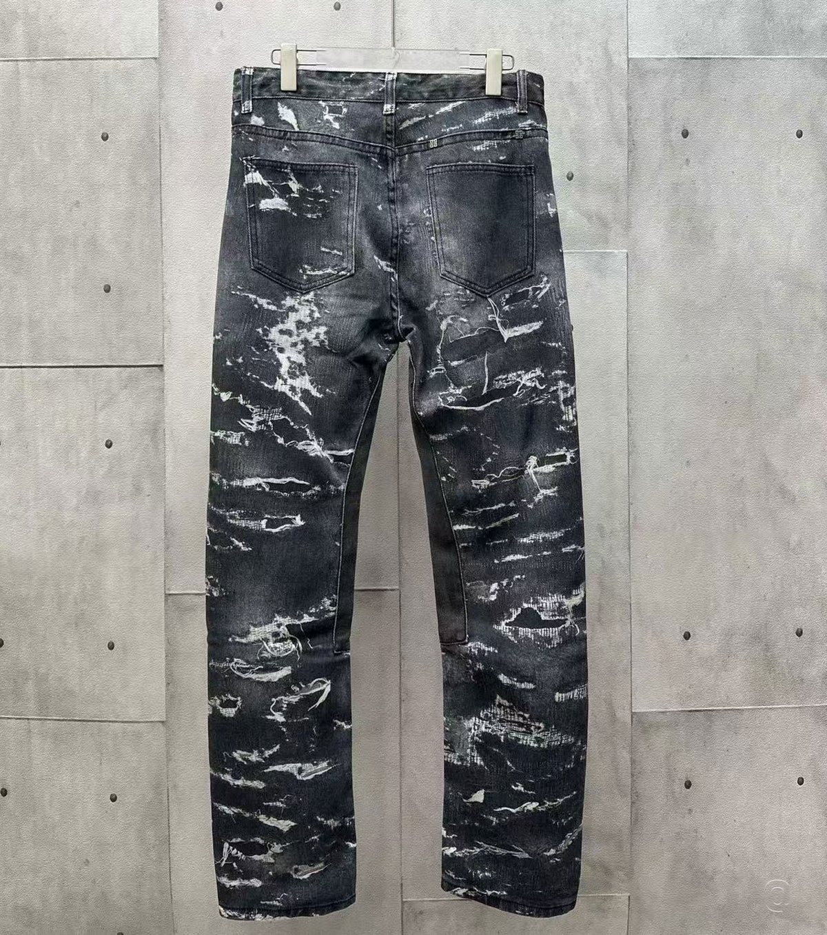 Мъжки дънки с прави крачоли