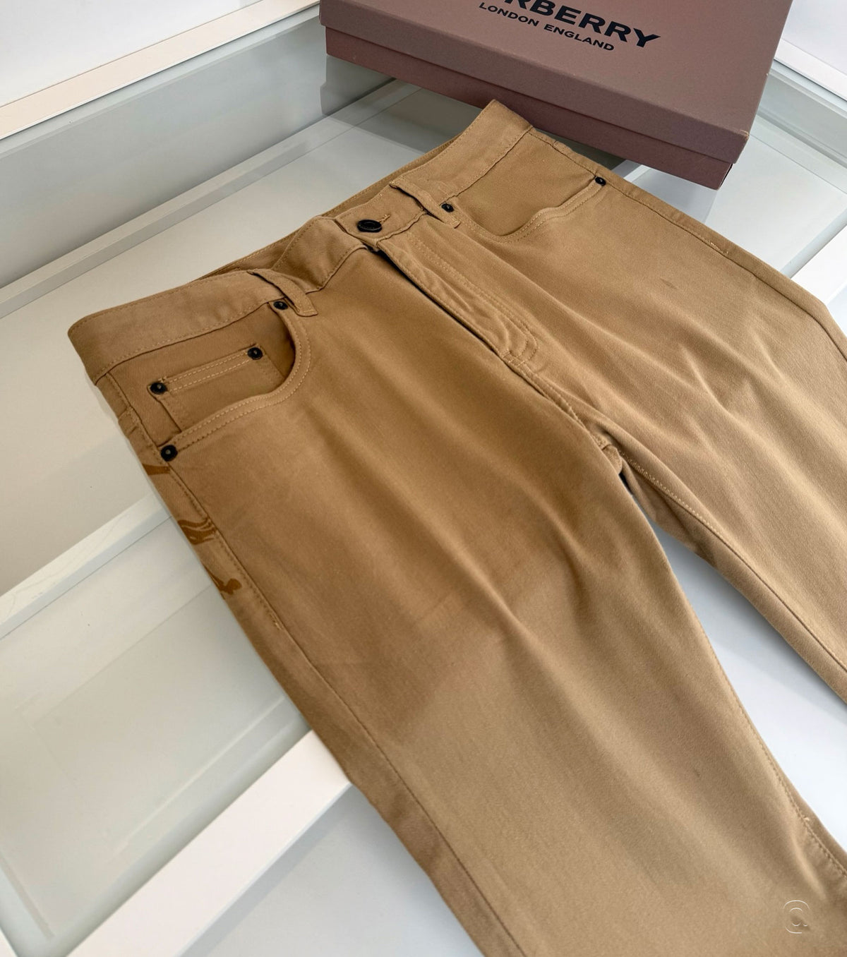 Прави дънки