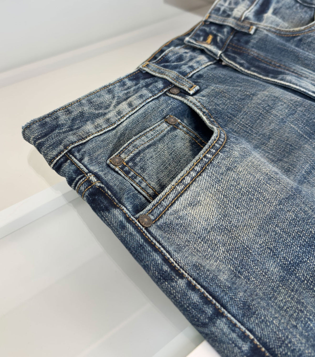 Мъжки прави дънки