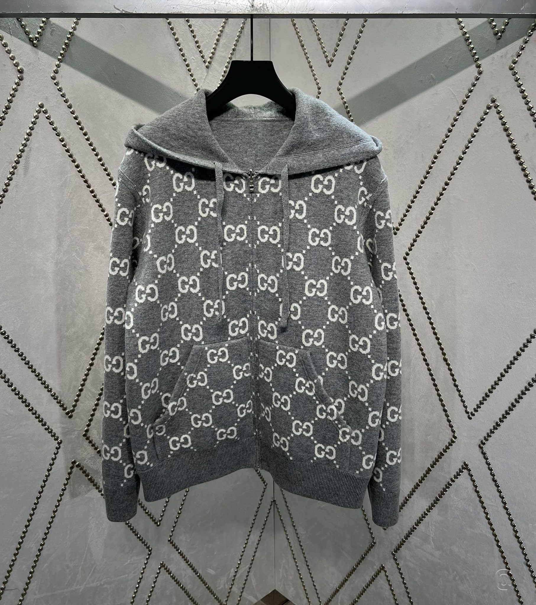Men reversible cardigan