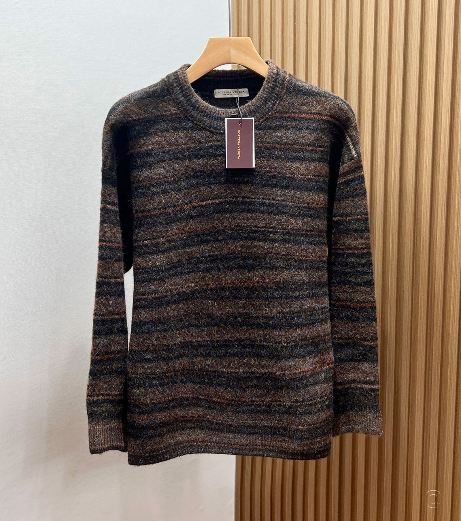 Унисекс вълнен пуловер