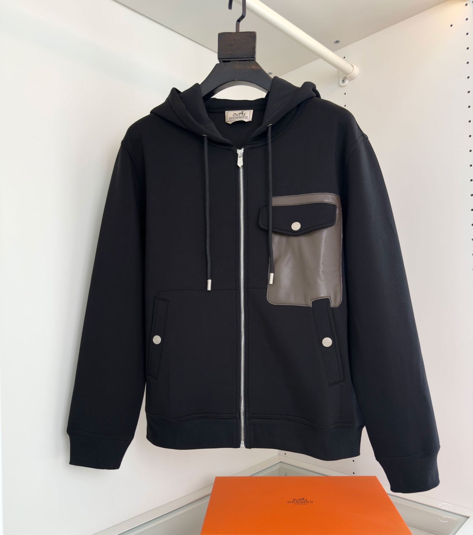 Мъжки суитшърт с качулка