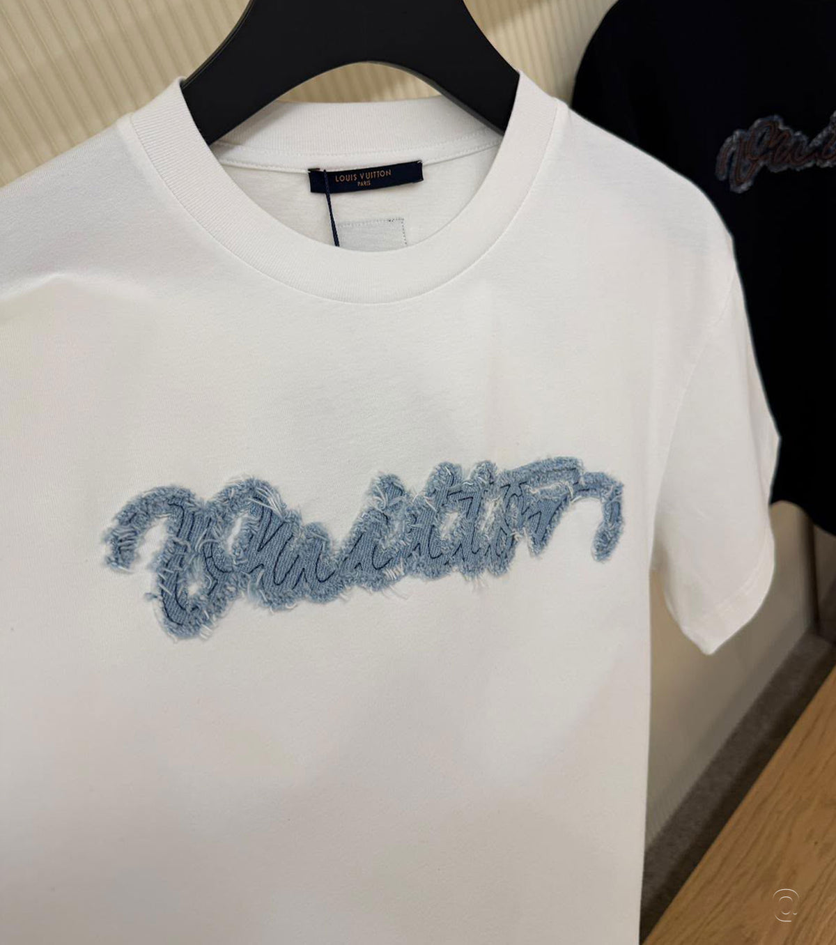Denim Signature Short-Sleeved T-Shirt 26-1385